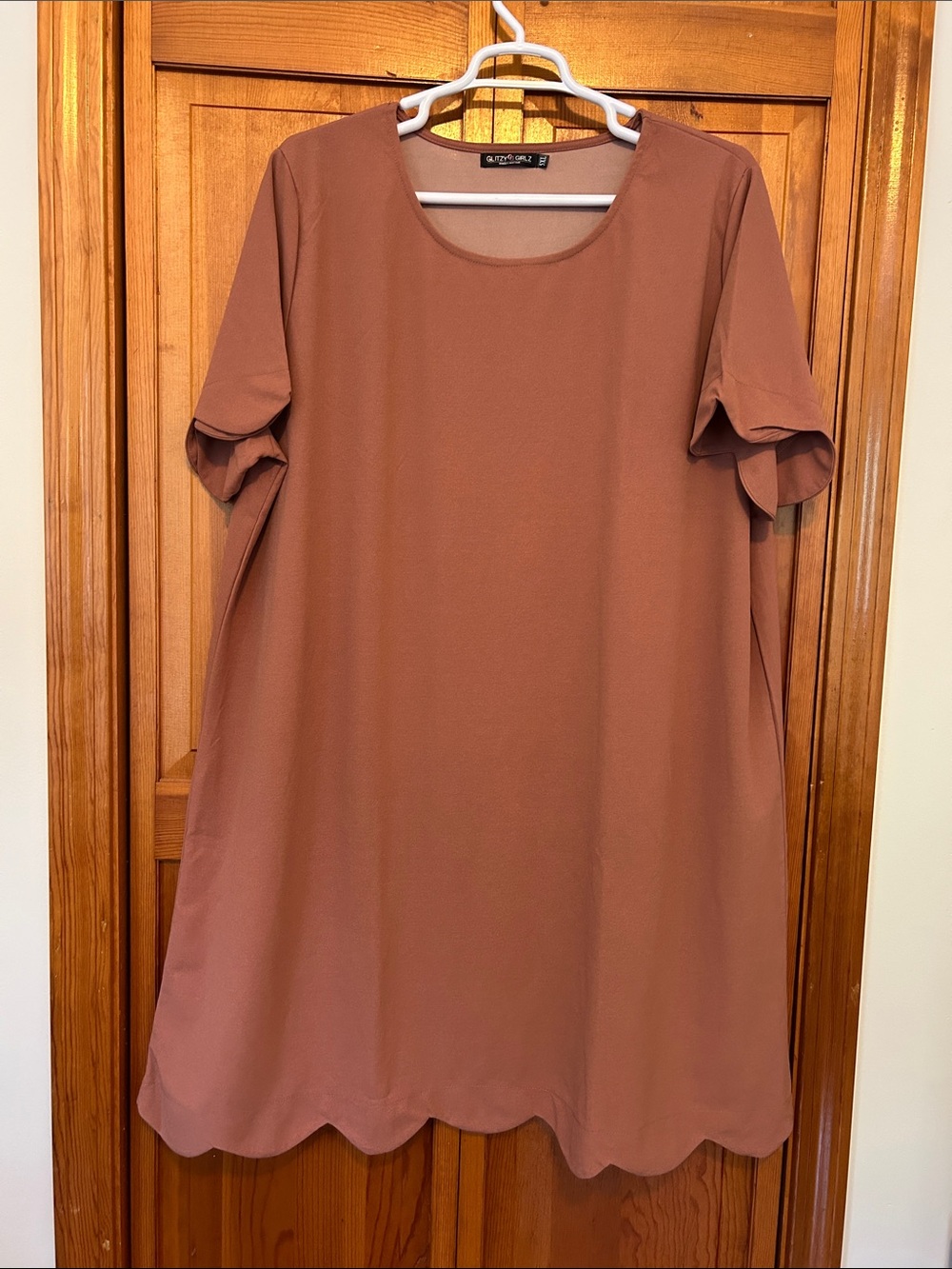 Glitzy Girlz Women's Scallop-Hem Shift Dress in Rust 5X EUC Knee Length